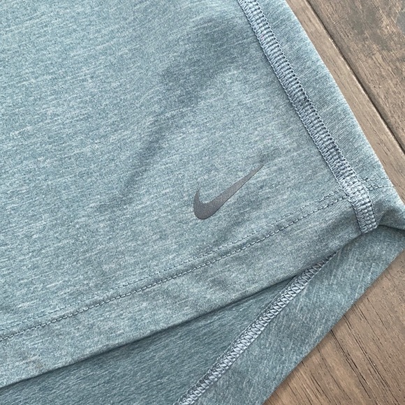 Nike Dri-Fit Tank Top W/Build In Sports Bra Sz‎ XS - Picture 2 of 6